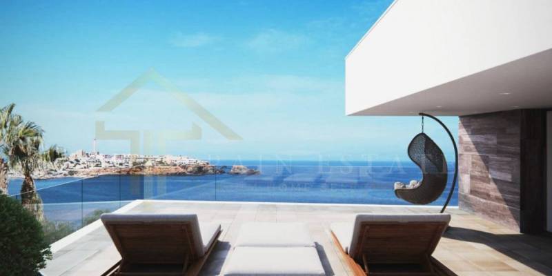 Føl deg hjemme med en av våre luksuriøse villaer i Alicante